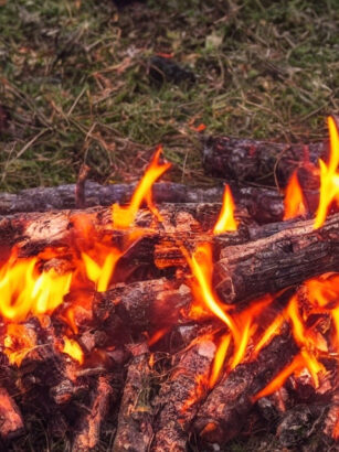 Båludstyr til campingturen - sådan sikrer du dig en hyggelig aften