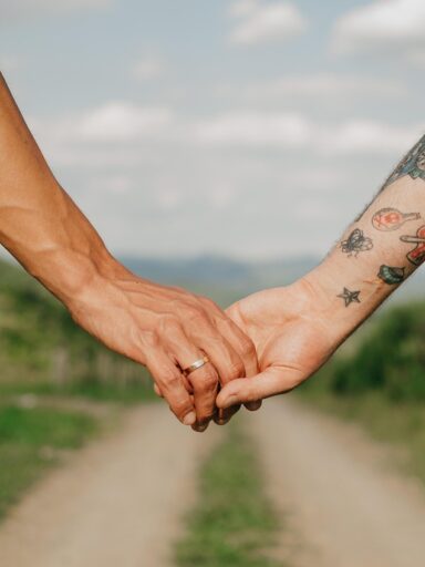 Diy pride-smykker: Lav dine egne farverige accessories